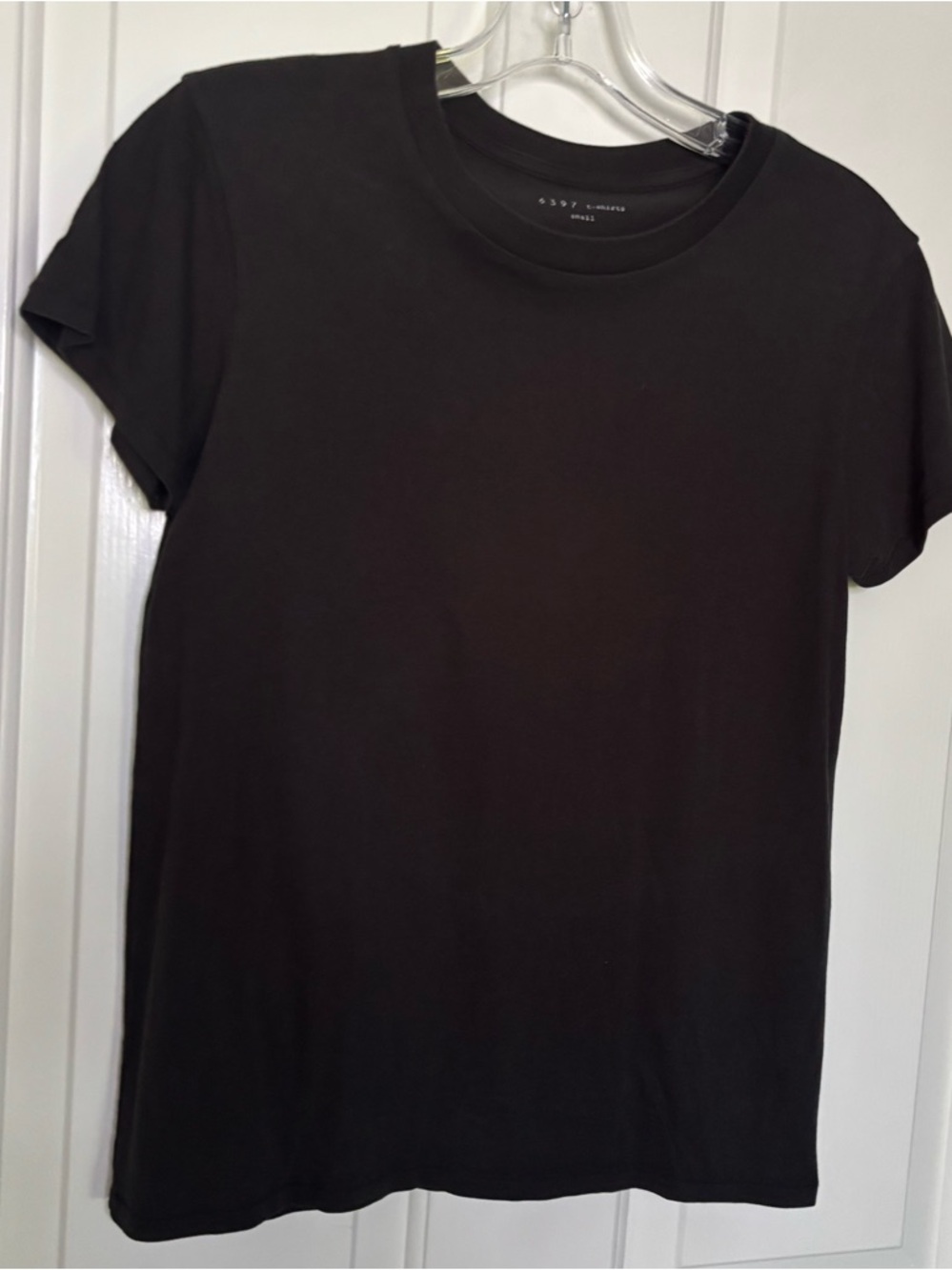 EUC 6397 womens Classic Crew Neck T-Shirt in black size small